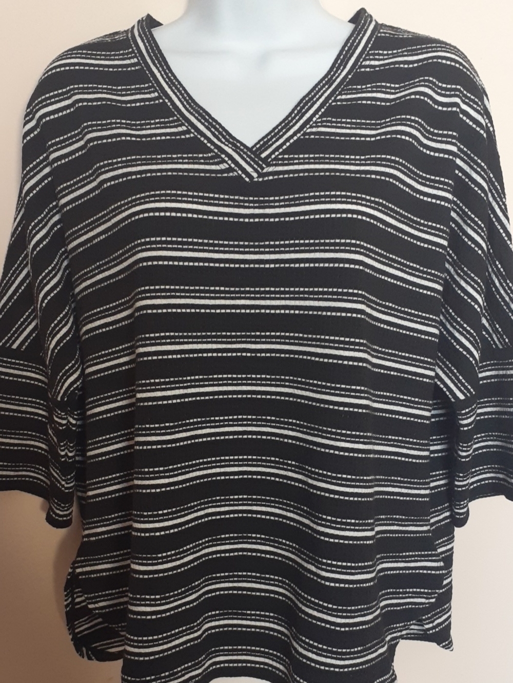 Max Studio Black and White Striped Tee - Sz Medium